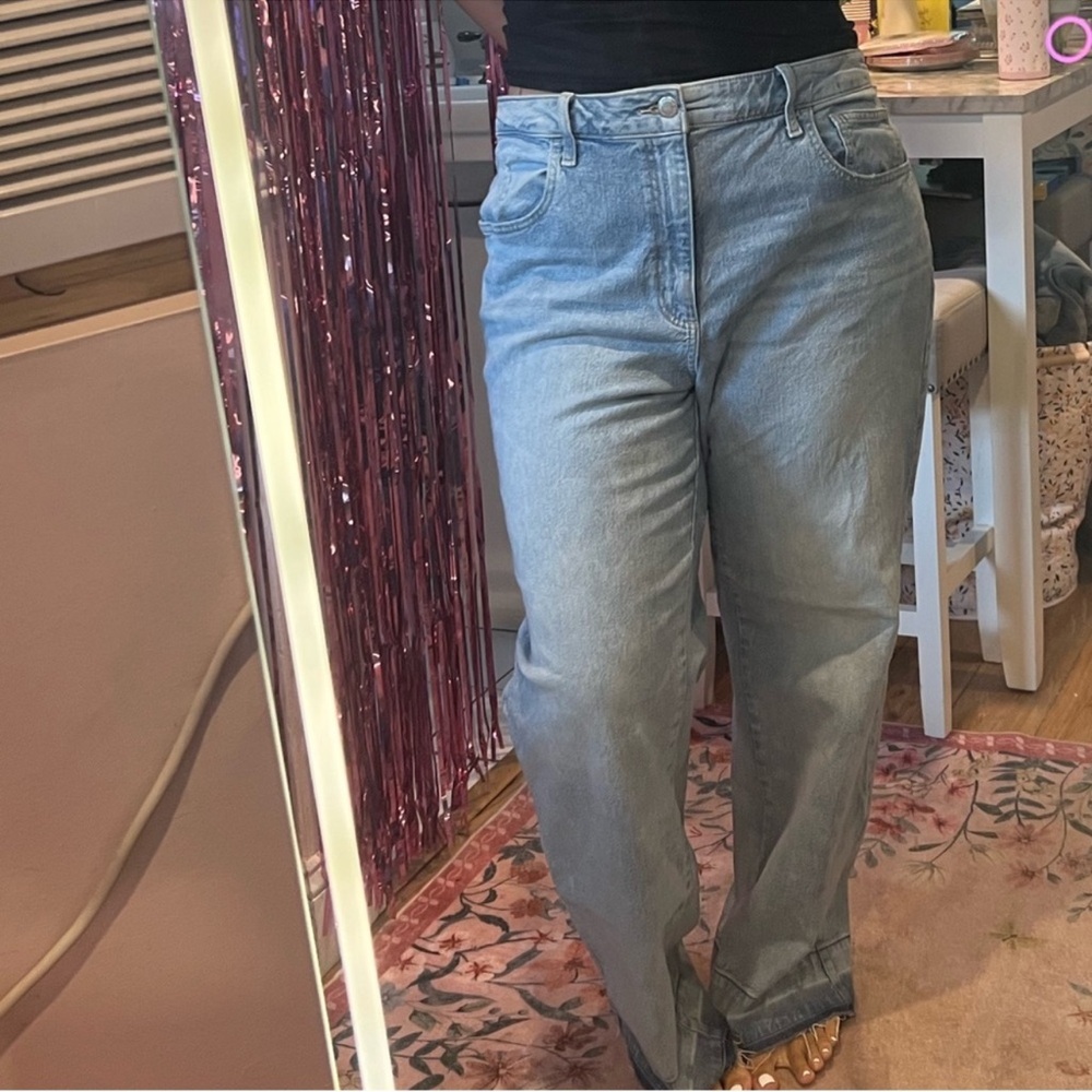 Y2K Light Wash High Rise Widw Leg Jeans Size 17